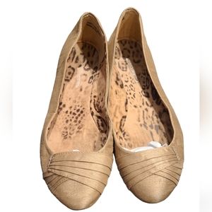 Shoes Shimmer Gold by CL Laundry